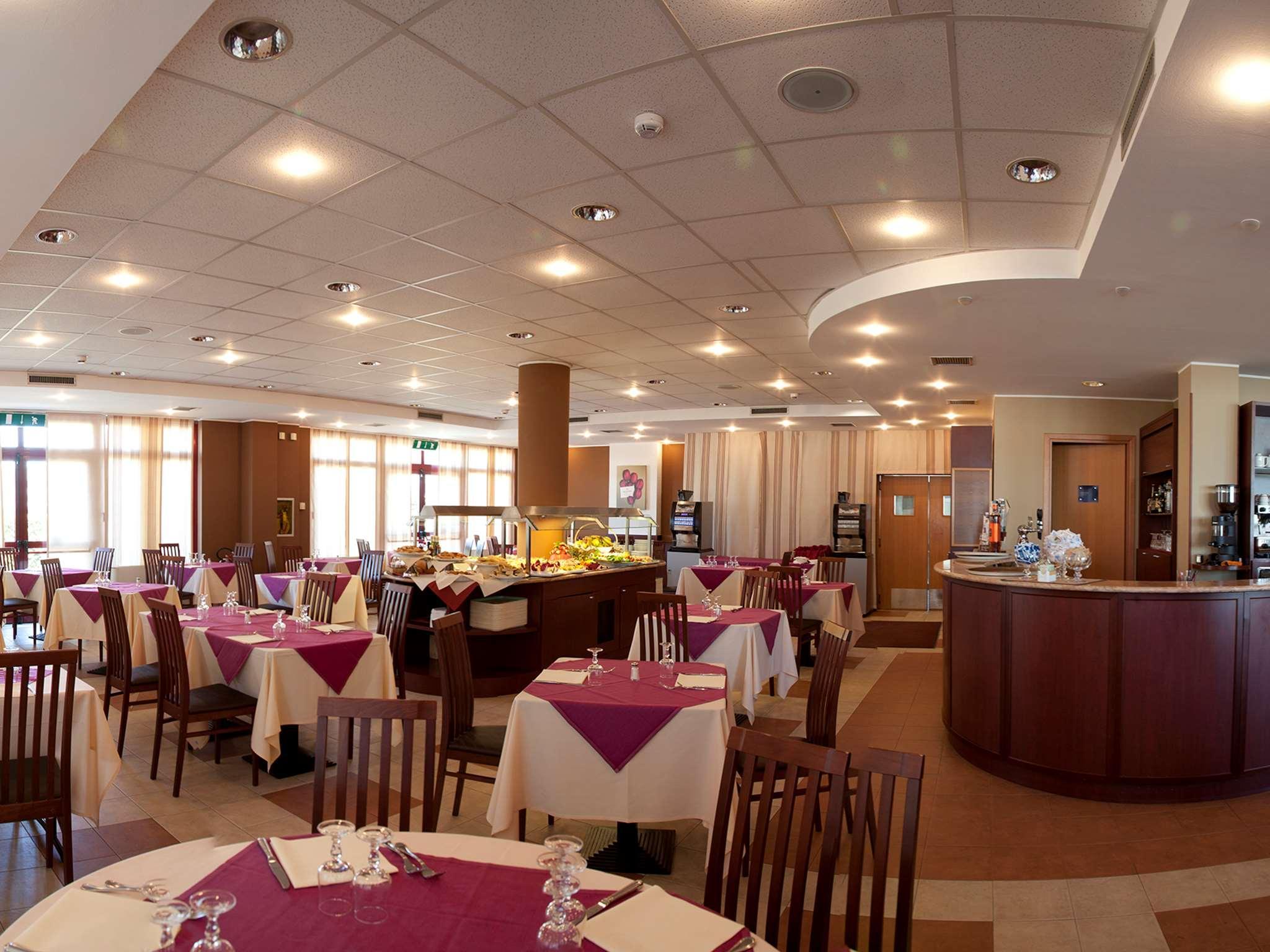 Tulip Inn Turin South Moncalieri Eksteriør billede